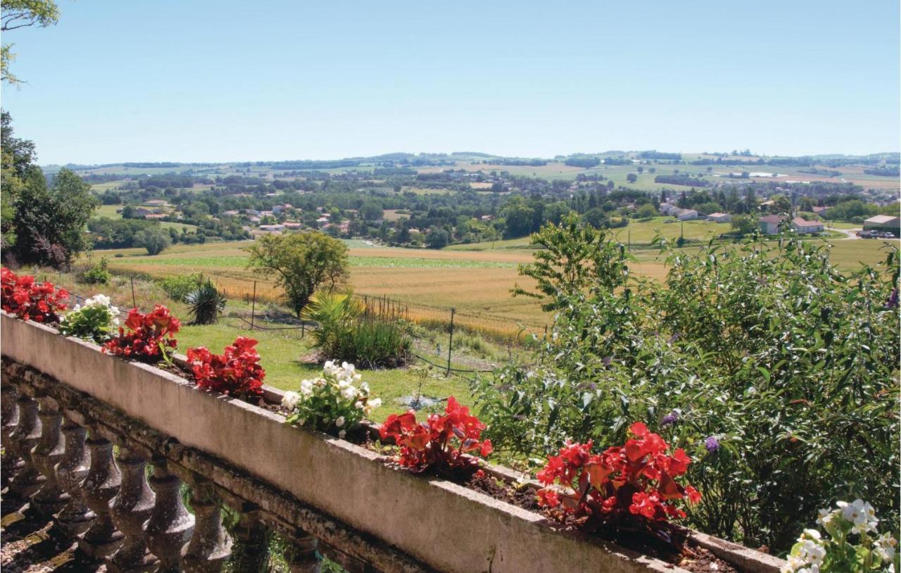Gorgeous Home In Lavardac With Kitchen 外观 照片